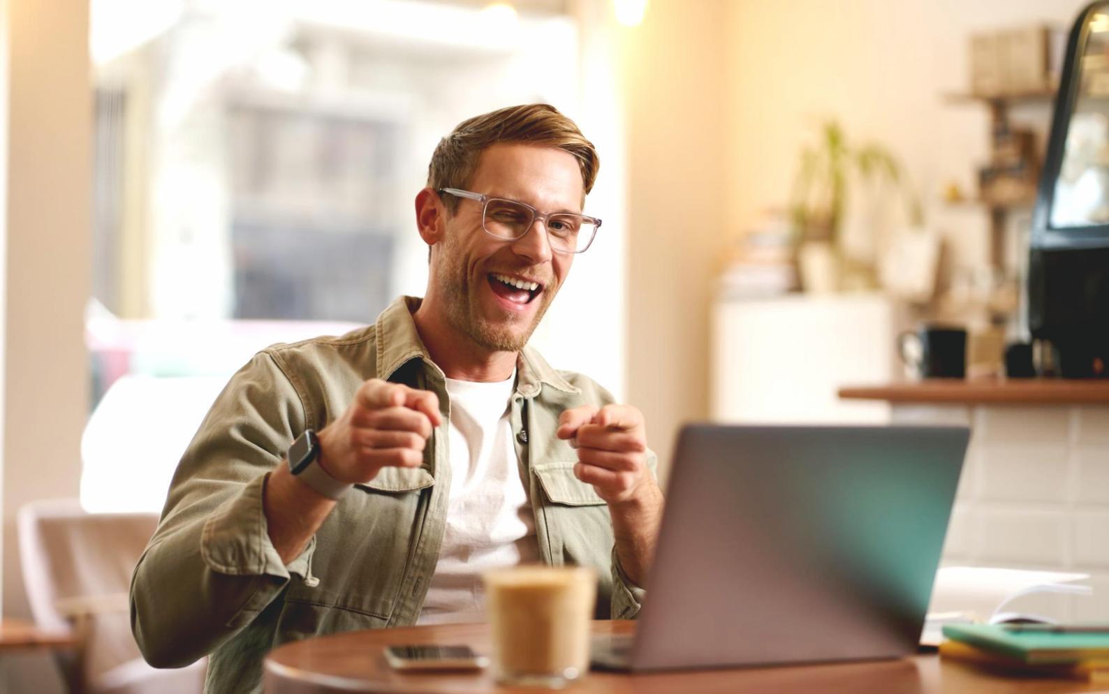 Students collaborating on investment application development at Zerplex workspace